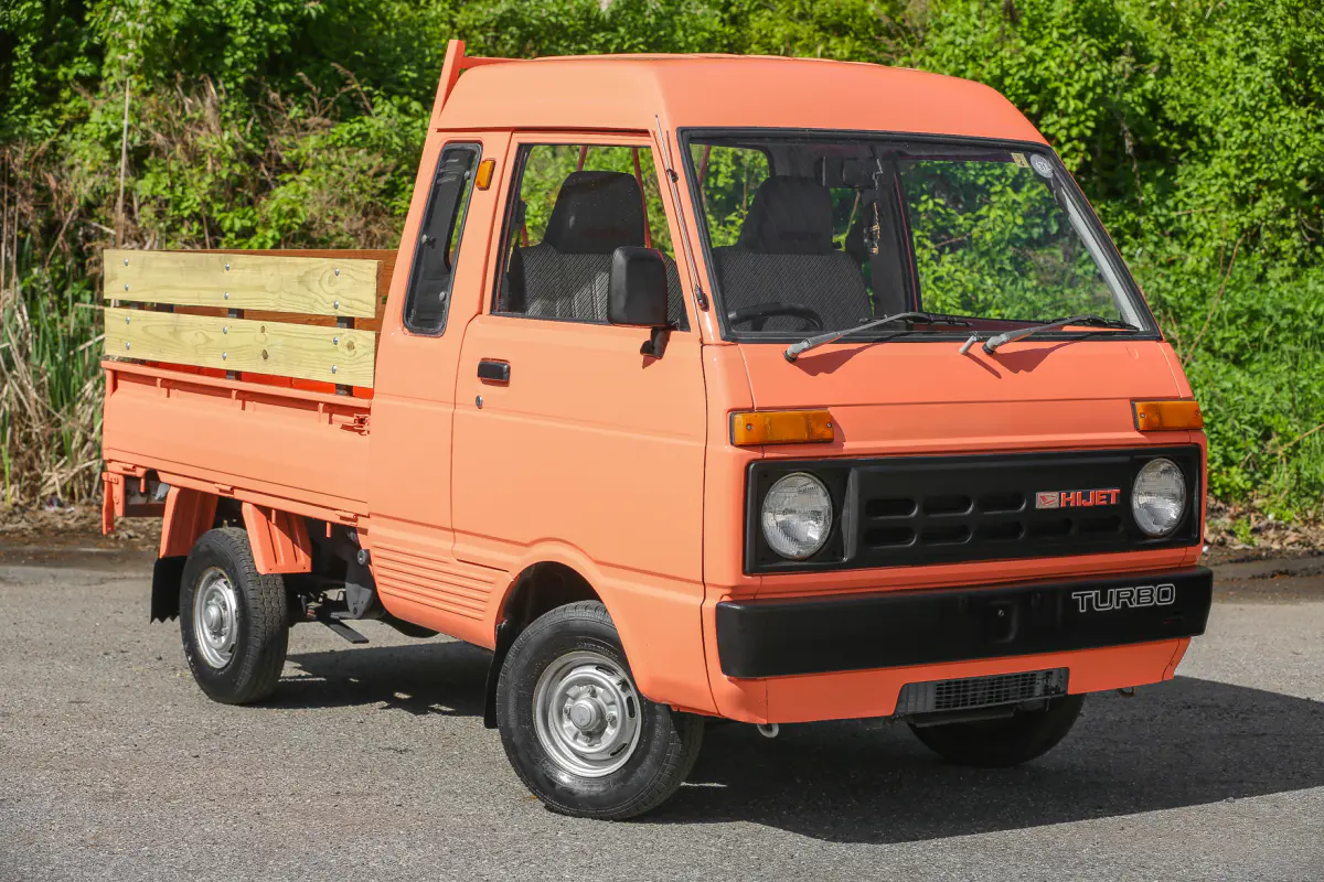 1986 Daihatsu Hijet Jumbo Turbo, a Kei Truck, for sale at Street Legal Mini Trucks in Philadelphia, PA (photo 1 of 12)