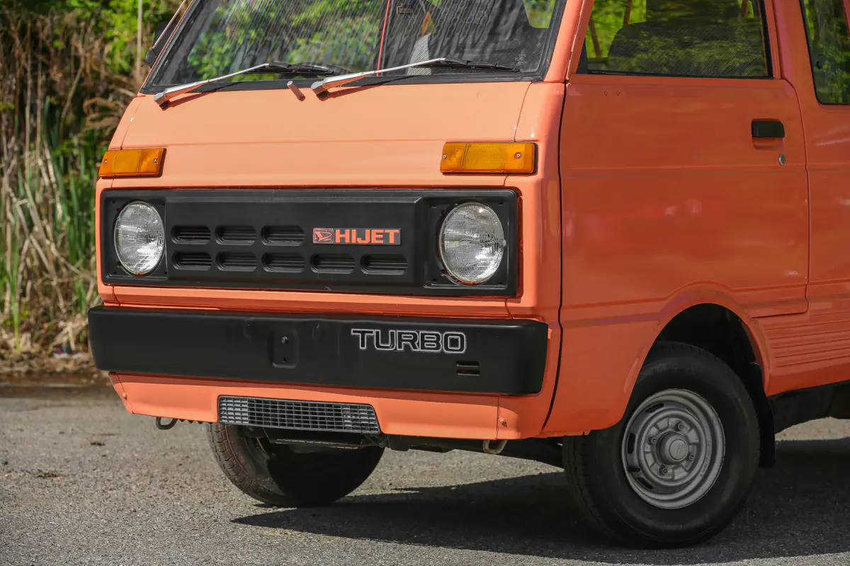 1986 Daihatsu Hijet Jumbo Turbo, a Kei Truck, for sale at Street Legal Mini Trucks in Philadelphia, PA (photo 3 of 12)