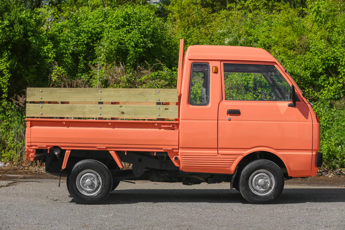 1986 Daihatsu Hijet Jumbo Turbo, a Kei Truck, for sale at Street Legal Mini Trucks in Philadelphia, PA (photo 4 of 12)
