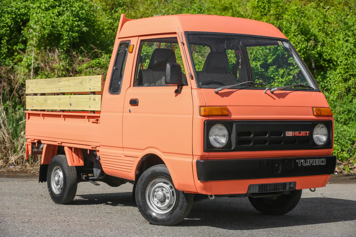 1986 Daihatsu Hijet Jumbo Turbo, a Kei Truck, for sale at Street Legal Mini Trucks in Philadelphia, PA (photo 8 of 12)