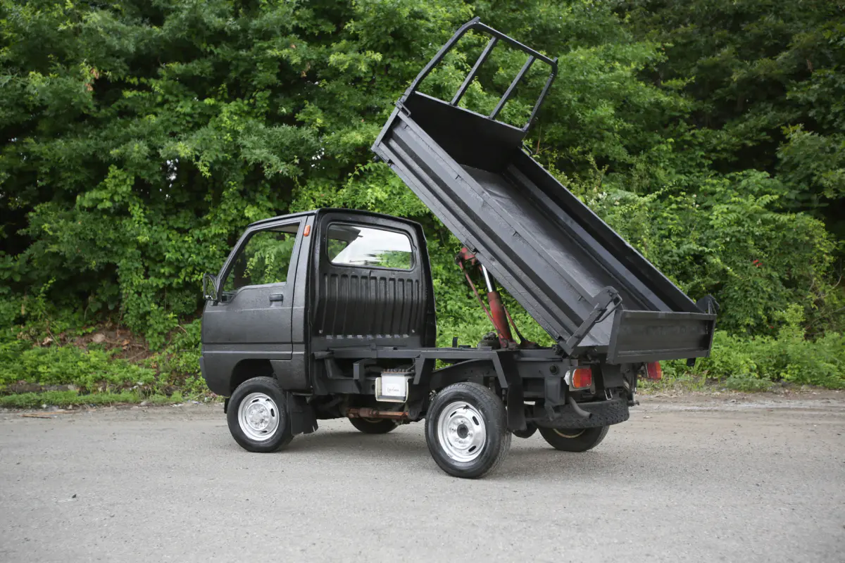 1988 Mitsubishi Minicab 4WD Dump, a Kei Truck, for sale at Street Legal Mini Trucks in Philadelphia, PA (photo 11 of 12)