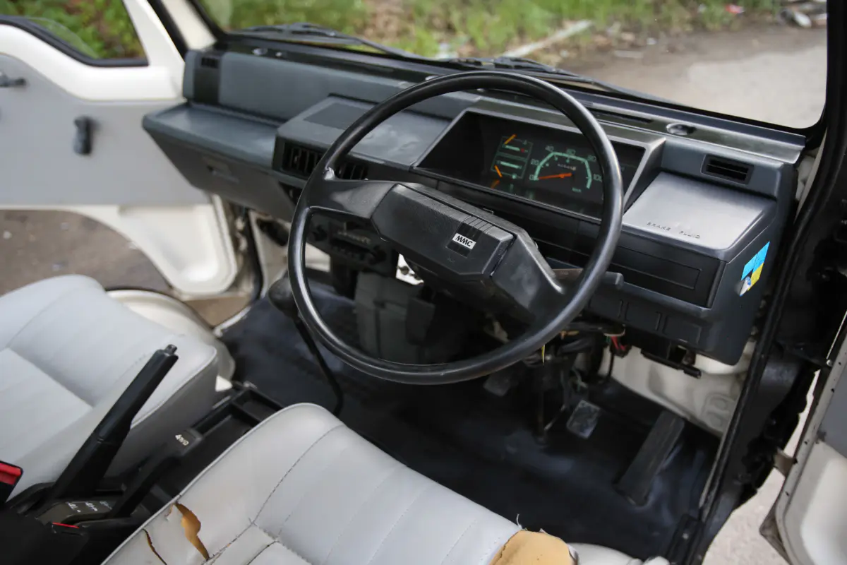 1988 Mitsubishi Minicab 4WD Dump, a Kei Truck, for sale at Street Legal Mini Trucks in Philadelphia, PA (photo 4 of 12)