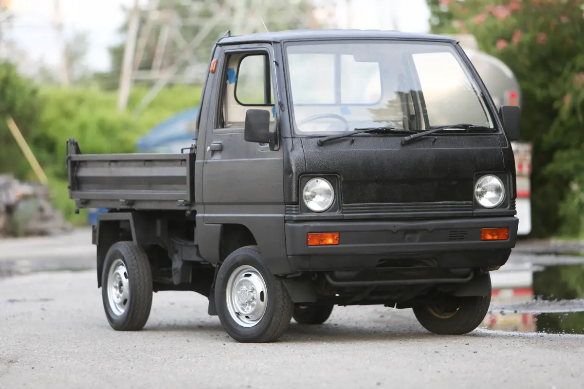 1988 Mitsubishi Minicab 4WD Dump, a Kei Truck, for sale at Street Legal Mini Trucks in Philadelphia, PA (photo 6 of 12)