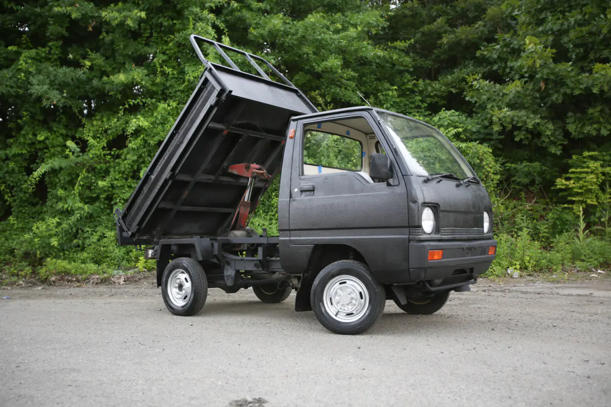 1988 Mitsubishi Minicab 4WD Dump, a Kei Truck, for sale at Street Legal Mini Trucks in Philadelphia, PA (photo 7 of 12)