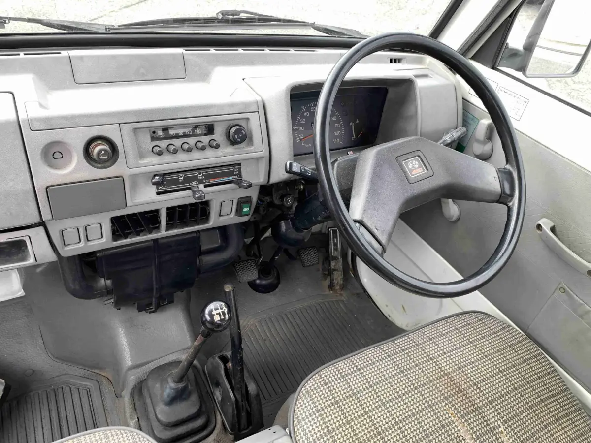 1988 Subaru Sambar, 4WD, a Kei Truck, for sale at Sunshine Imports in Austin, TX (photo 8 of 12)