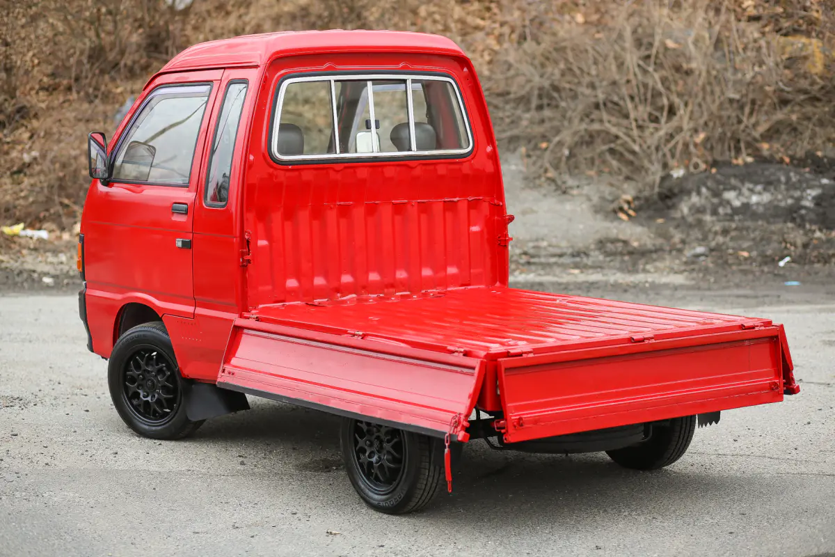 1989 Daihatsu Hijet Jumbo, a Kei Truck, for sale at Street Legal Mini Trucks in Philadelphia, PA (photo 3 of 12)