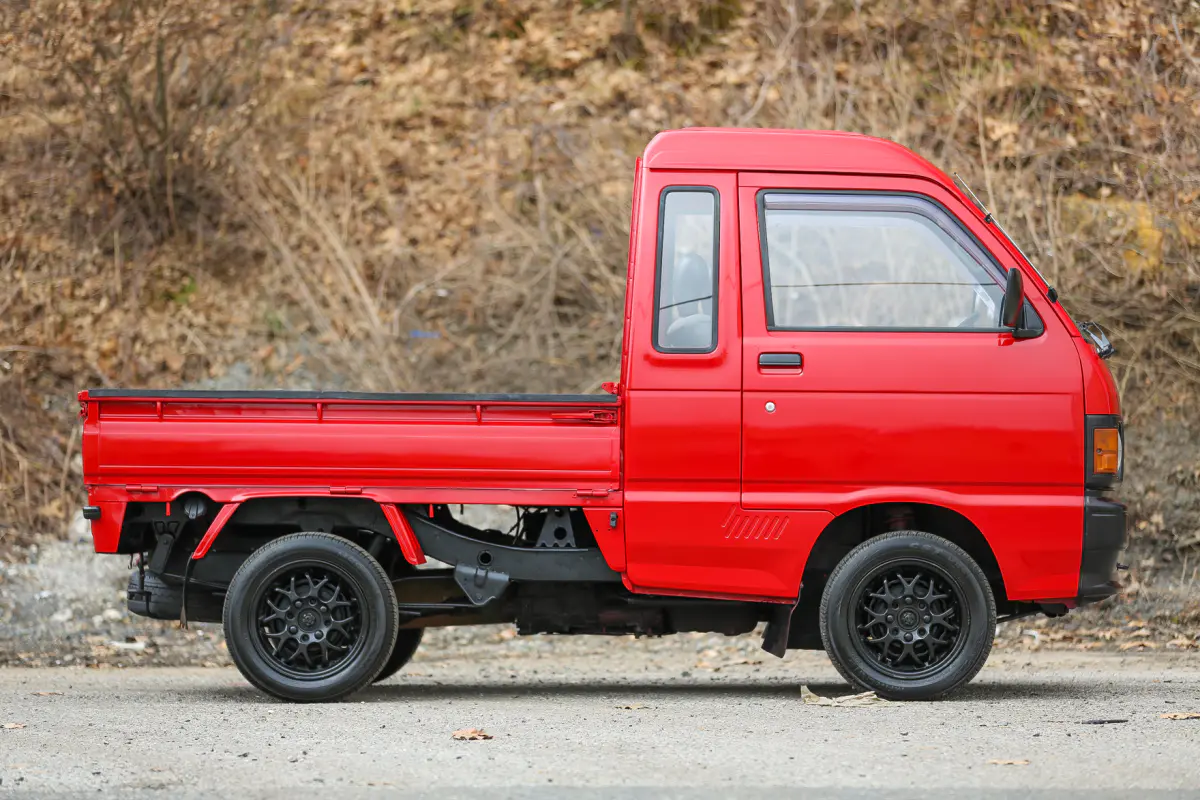 1989 Daihatsu Hijet Jumbo, a Kei Truck, for sale at Street Legal Mini Trucks in Philadelphia, PA (photo 5 of 12)