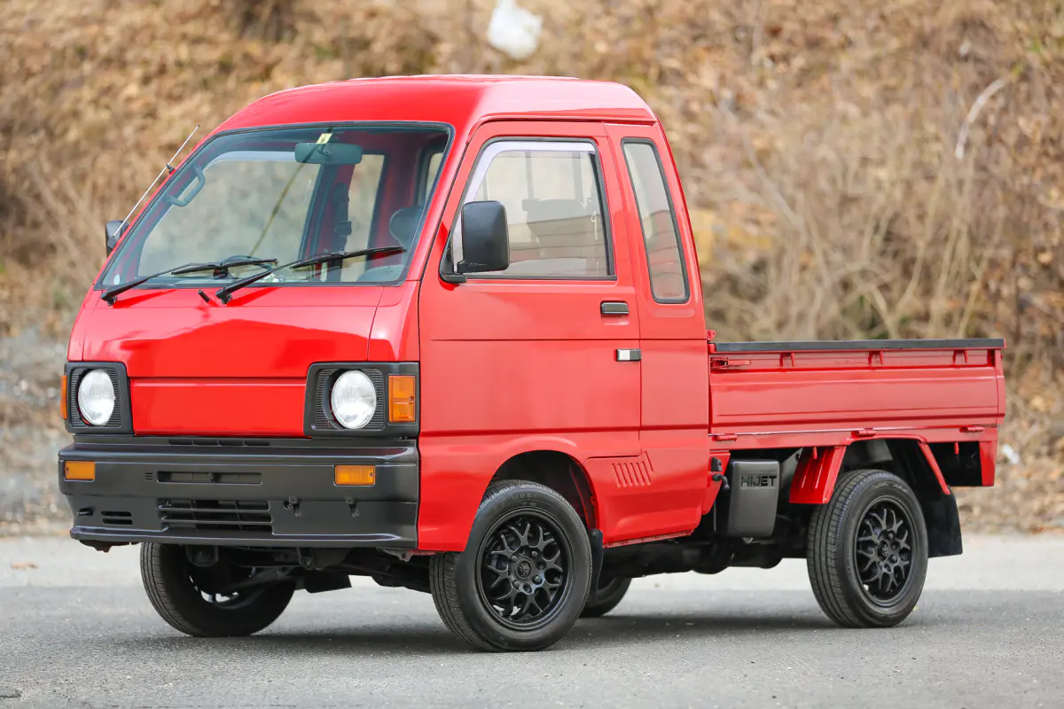 1989 Daihatsu Hijet Jumbo, a Kei Truck, for sale at Street Legal Mini Trucks in Philadelphia, PA (photo 6 of 12)