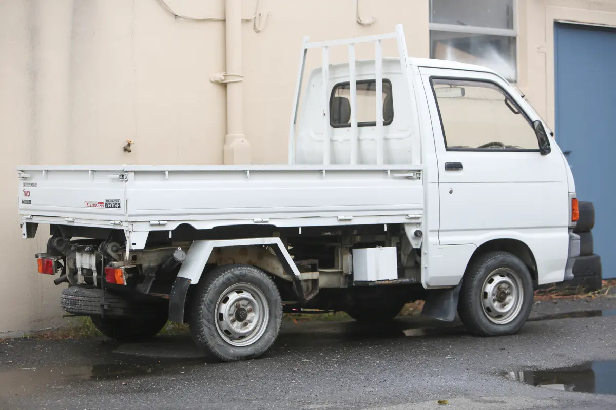 1989 Daihatsu Hijet - Scissor Lift, a Kei Truck, for sale at Street Legal Mini Trucks in Philadelphia, PA (photo 3 of 12)