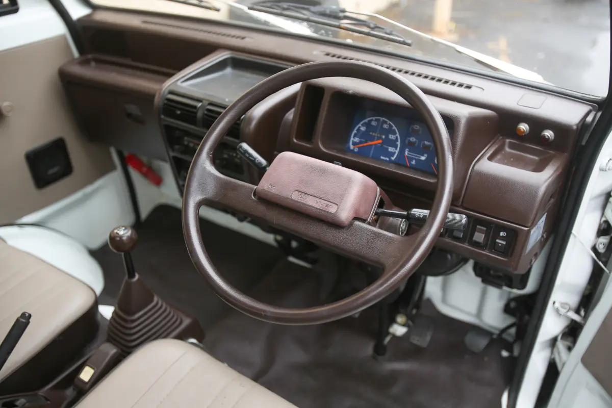 1989 Daihatsu Hijet - Scissor Lift, a Kei Truck, for sale at Street Legal Mini Trucks in Philadelphia, PA (photo 6 of 12)