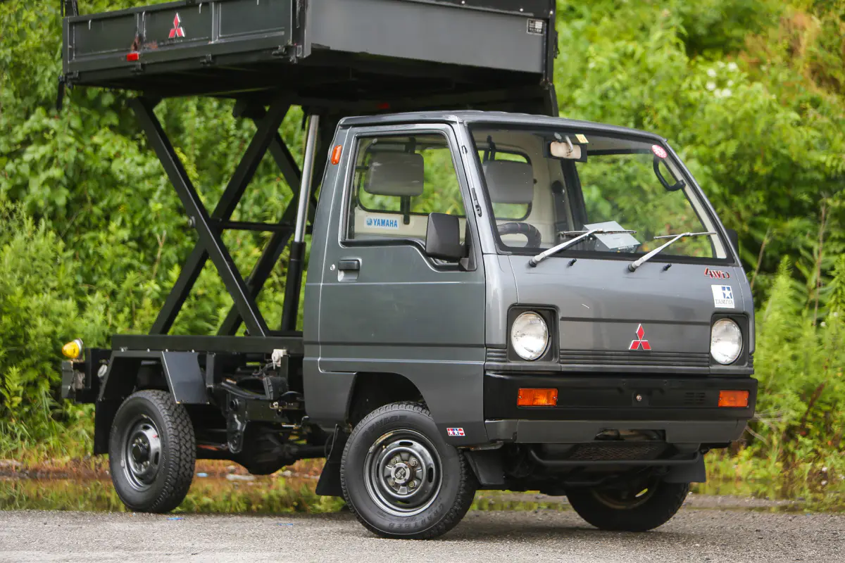 1989 Mitsubishi Minicab Scissor/Dump, a Kei Truck, for sale at Street Legal Mini Trucks in Philadelphia, PA (photo 12 of 12)