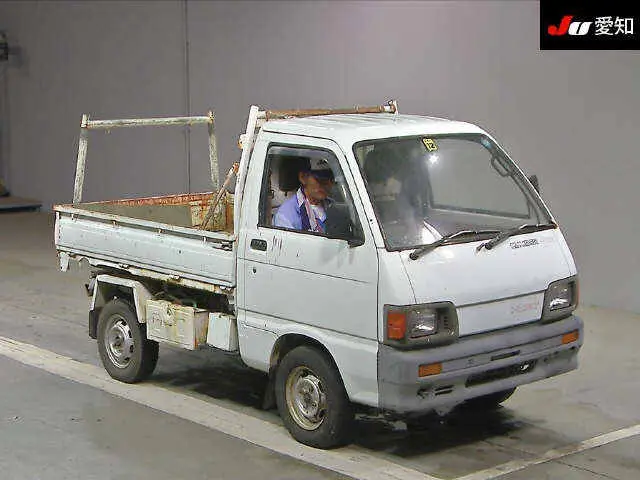 1990 Daihatsu Hijet Climber - Scissor Lift, a Kei Truck, for sale at Street Legal Mini Trucks in Philadelphia, PA (photo 7 of 12)