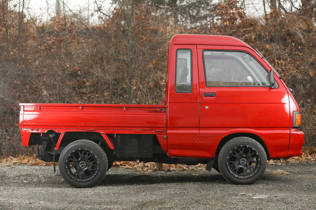 1991 Daihatsu Hijet Jumbo, a Kei Truck, for sale at Street Legal Mini Trucks in Philadelphia, PA (photo 4 of 12)
