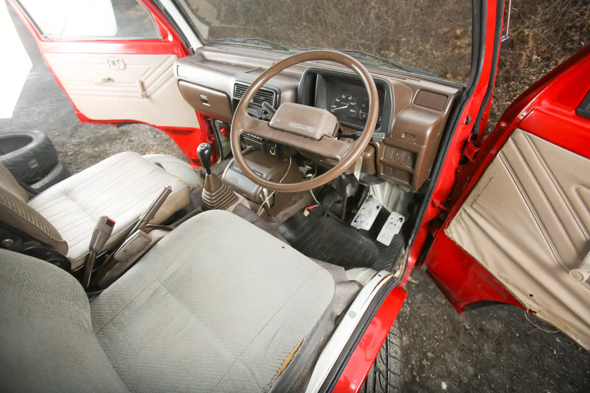 1991 Daihatsu Hijet Jumbo, a Kei Truck, for sale at Street Legal Mini Trucks in Philadelphia, PA (photo 5 of 12)