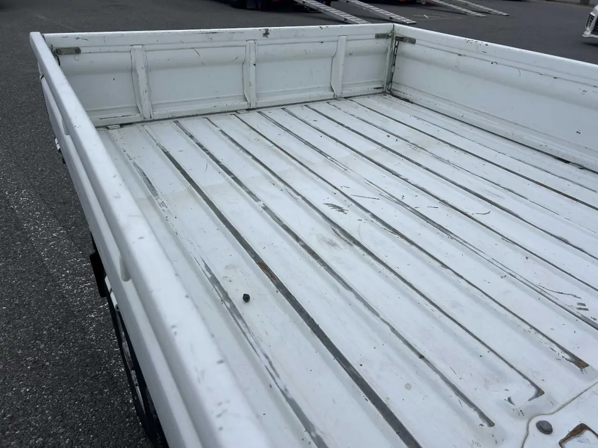 1991 Suzuki Carry, 4WD + Diff Lock, a Kei Truck, for sale at Sunshine Imports in Austin, TX (photo 5 of 12)