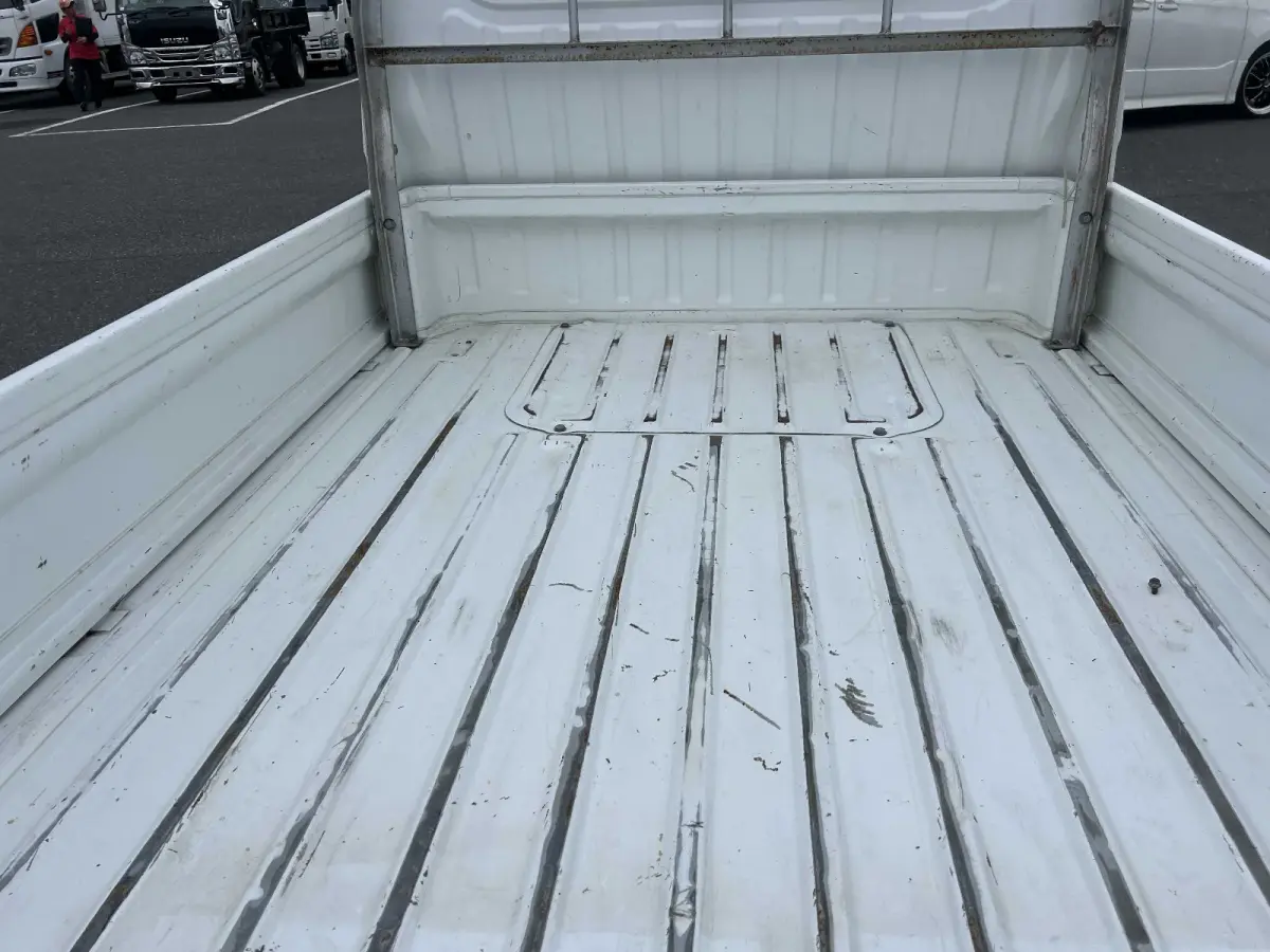 1991 Suzuki Carry, 4WD + Diff Lock, a Kei Truck, for sale at Sunshine Imports in Austin, TX (photo 6 of 12)