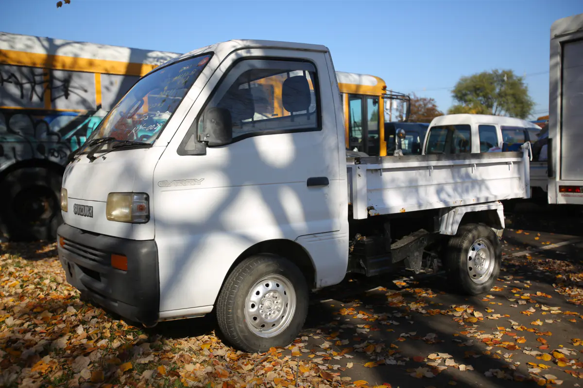 1991 Suzuki Carry Dump, a Kei Truck, for sale at Street Legal Mini Trucks in Philadelphia, PA (photo 6 of 9)