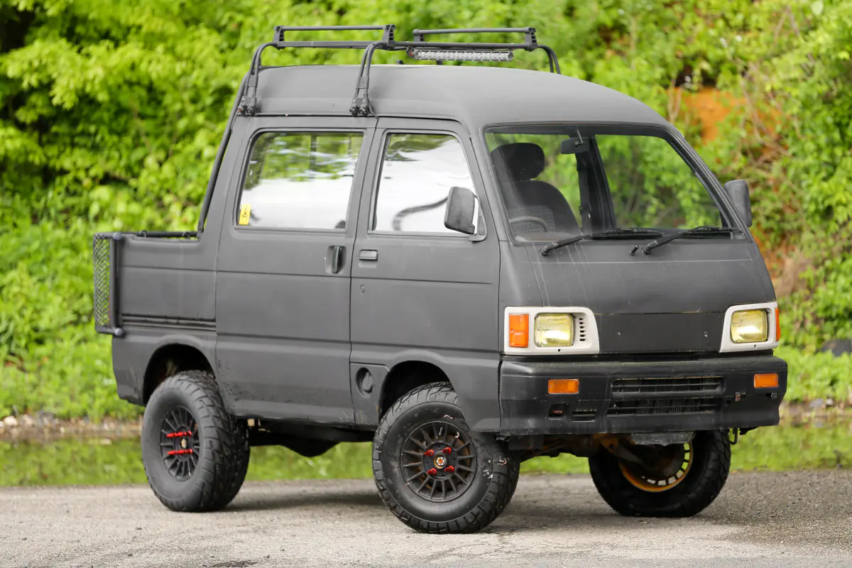 1992 Daihatsu HiJet Deckvan, a Kei Truck, for sale at Street Legal Mini Trucks in Philadelphia, PA (photo 7 of 12)