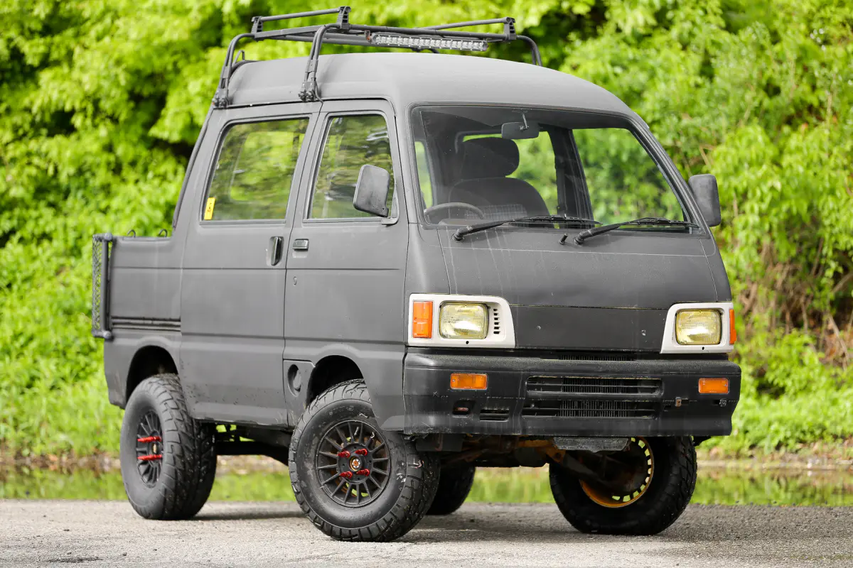 1992 Daihatsu HiJet Deckvan, a Kei Truck, for sale at Street Legal Mini Trucks in Philadelphia, PA (photo 9 of 12)