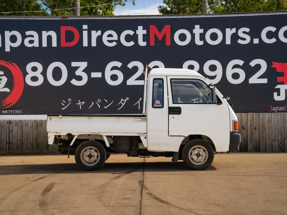 1992 Daihatsu Hijet Jumbo, a white Kei Truck, for sale at Japan Direct Motors in Irmo, SC (photo 6 of 12)