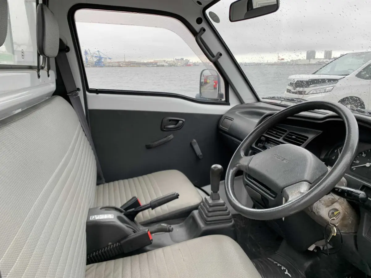 1992 Suzuki Carry, 4WD + AC, a Kei Truck, for sale at Sunshine Imports in Austin, TX (photo 7 of 12)