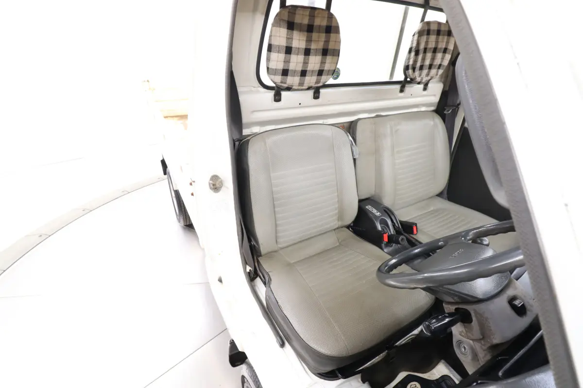 1992 Suzuki Carry Dump Bed, a white Kei Truck, for sale at Duncan Imports & Classic Cars in Christiansburg, VA (photo 25 of 59)