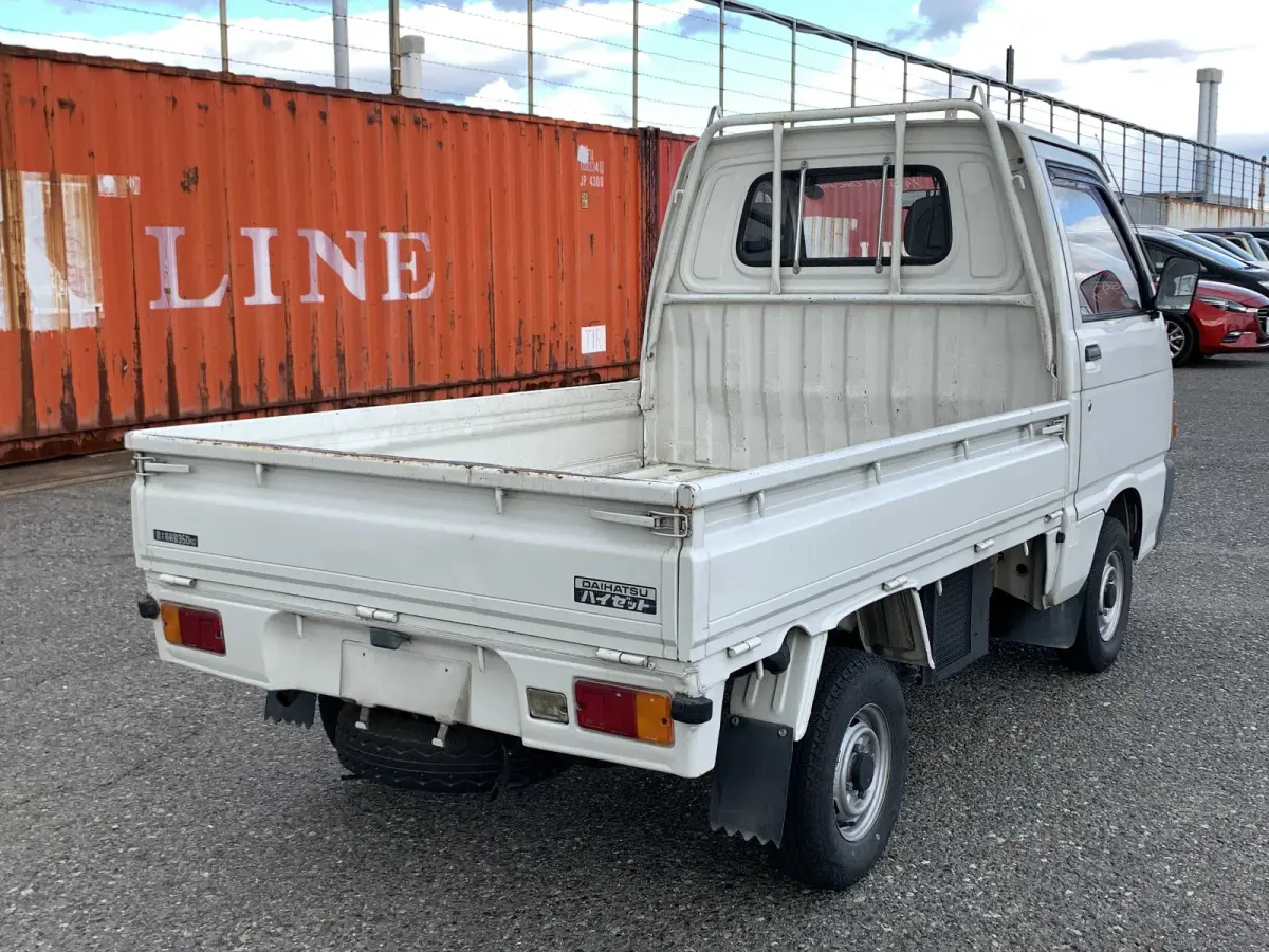 1993 Daihatsu Hijet, 2WD, a Kei Truck, for sale at Sunshine Imports in Austin, TX (photo 3 of 8)