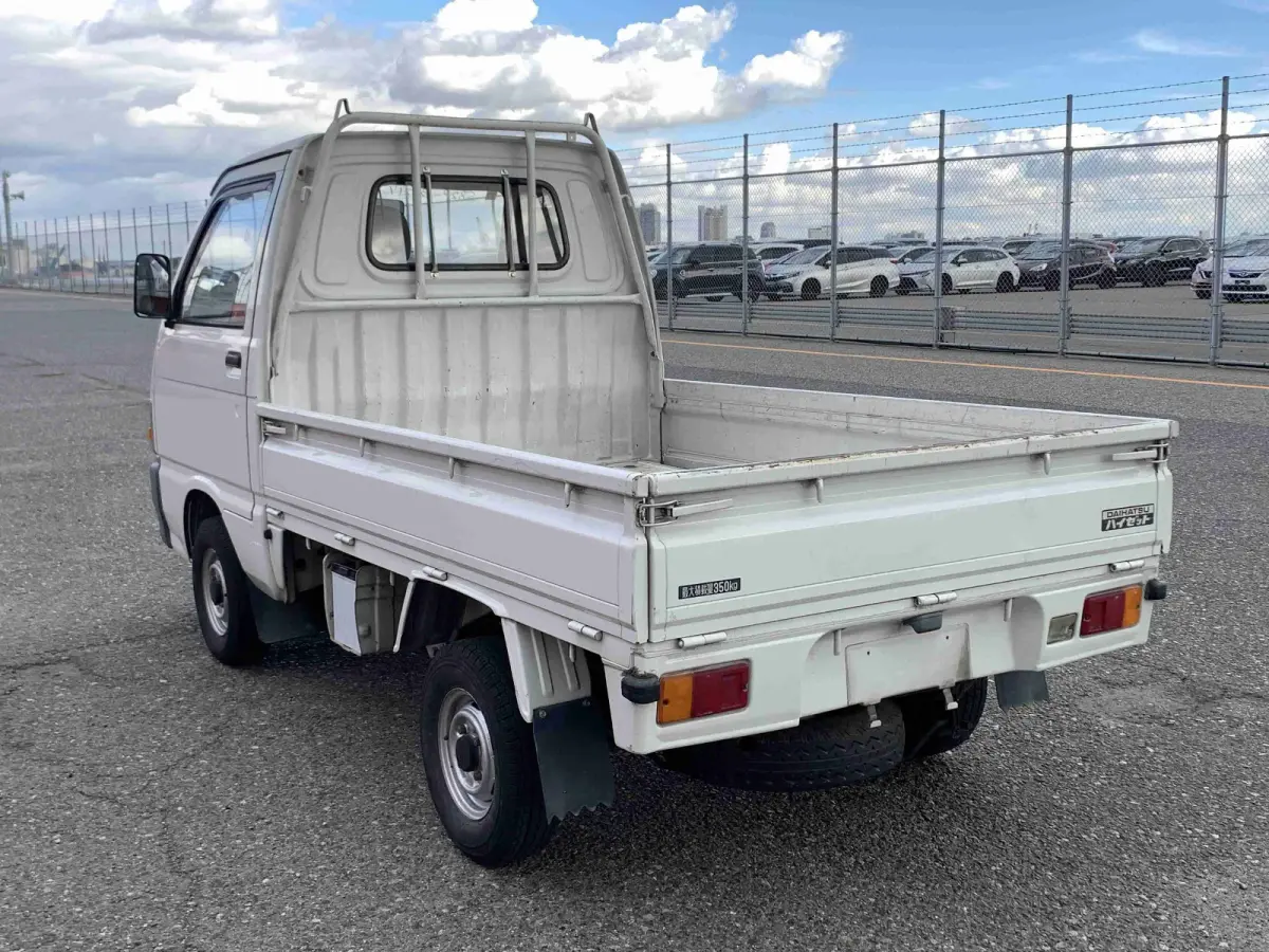 1993 Daihatsu Hijet, 2WD, a Kei Truck, for sale at Sunshine Imports in Austin, TX (photo 4 of 8)