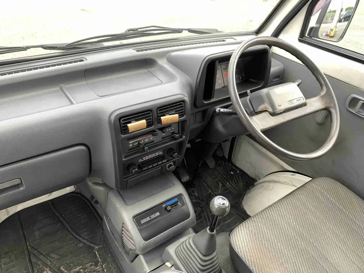 1993 Daihatsu Hijet, 2WD, a Kei Truck, for sale at Sunshine Imports in Austin, TX (photo 6 of 8)