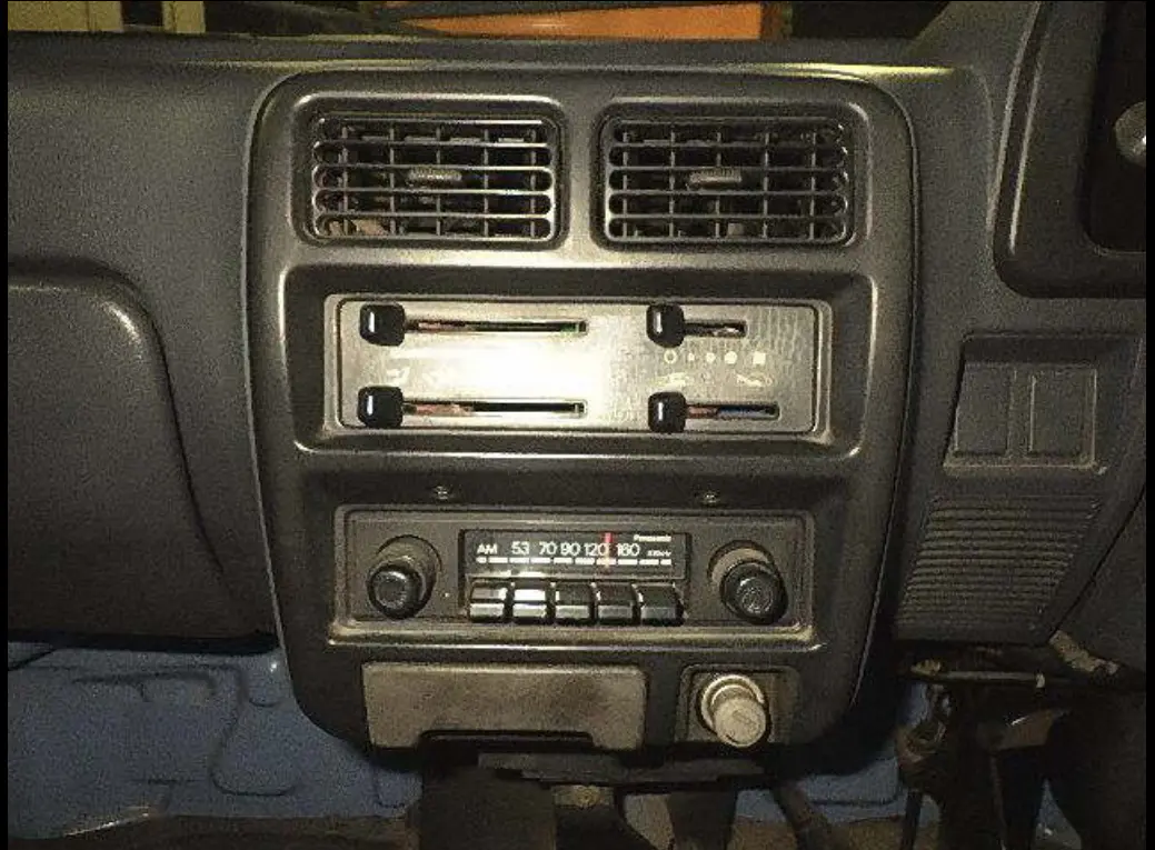 1993 Daihatsu Hijet 2WD, a Kei Truck, for sale at Street Legal Mini Trucks in Philadelphia, PA (photo 5 of 6)