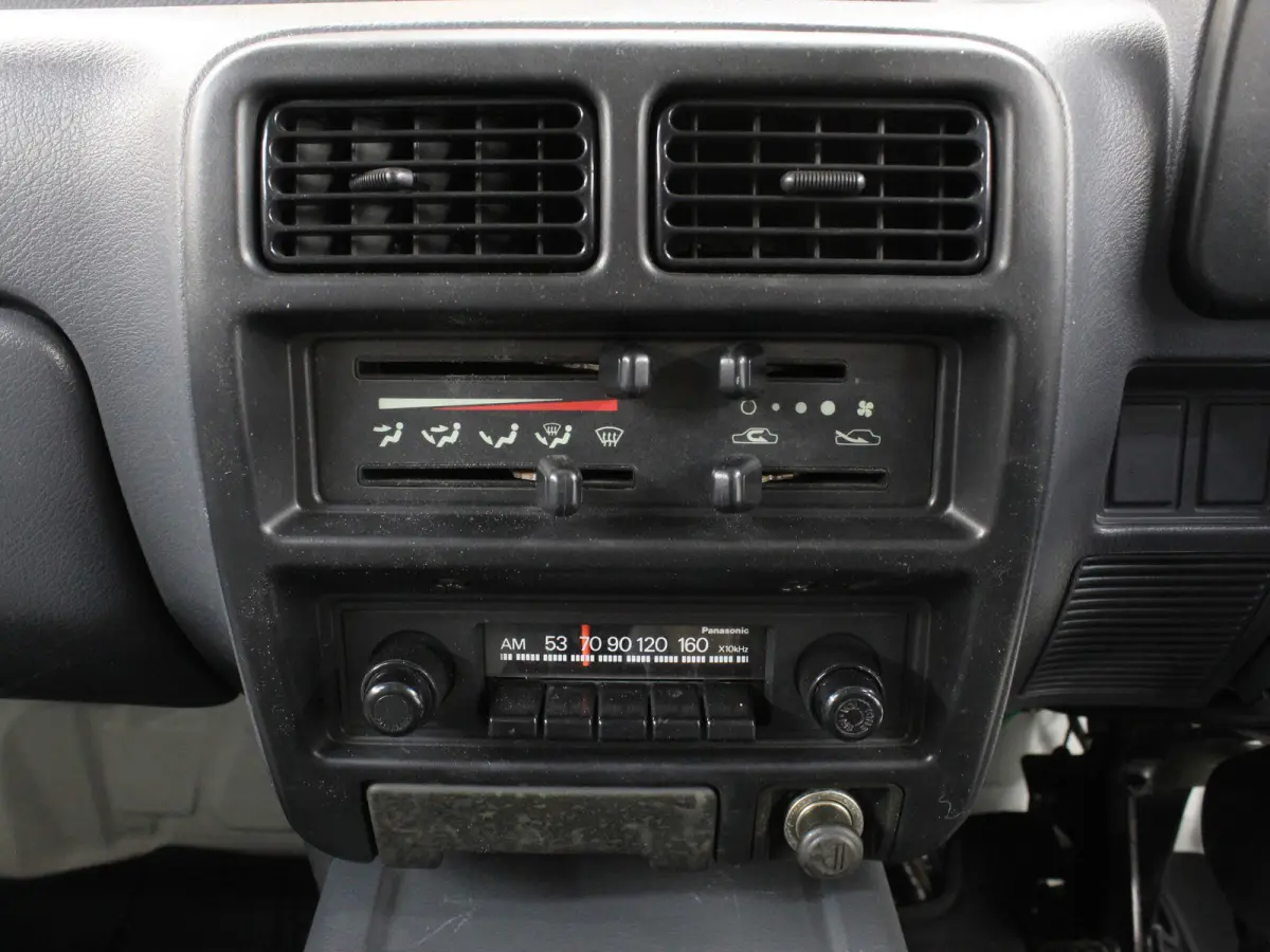 1993 Daihatsu Hijet, a white Kei Truck, for sale at Duncan Imports & Classic Cars in Christiansburg, VA (photo 10 of 38)