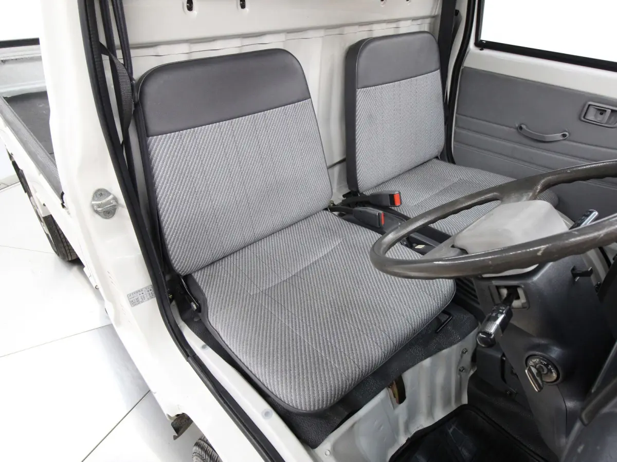 1993 Daihatsu Hijet, a white Kei Truck, for sale at Duncan Imports & Classic Cars in Christiansburg, VA (photo 13 of 38)