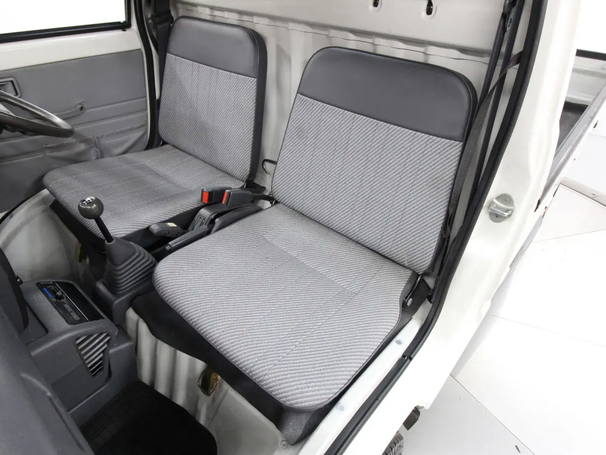 1993 Daihatsu Hijet, a white Kei Truck, for sale at Duncan Imports & Classic Cars in Christiansburg, VA (photo 14 of 38)