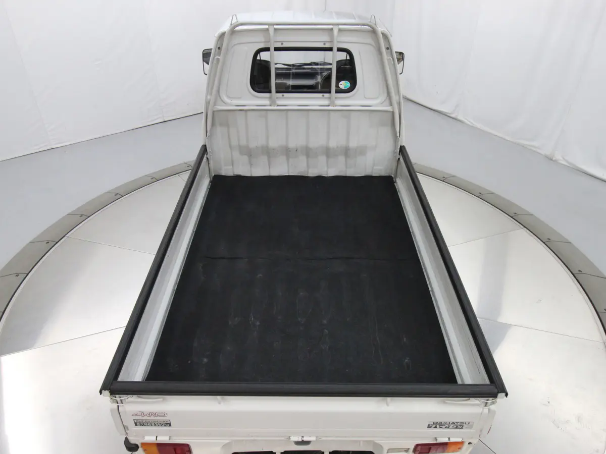 1993 Daihatsu Hijet, a white Kei Truck, for sale at Duncan Imports & Classic Cars in Christiansburg, VA (photo 31 of 38)