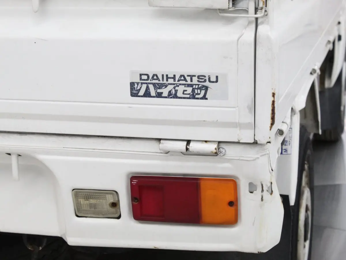 1993 Daihatsu Hijet, a white Kei Truck, for sale at Duncan Imports & Classic Cars in Christiansburg, VA (photo 37 of 38)