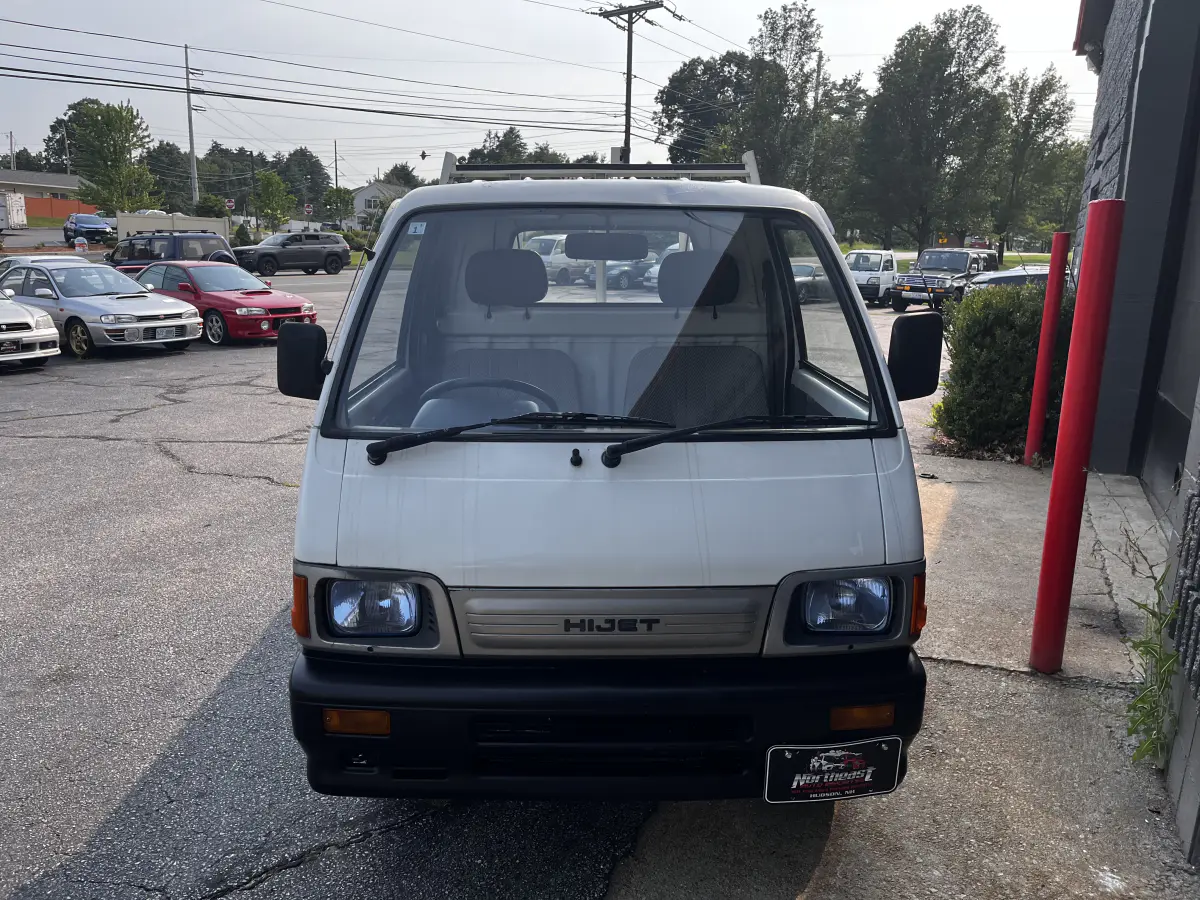1993 Daihatsu Hijet, a Kei Truck, for sale at Northeast Auto Imports in Hudson, NH (photo 10 of 41)