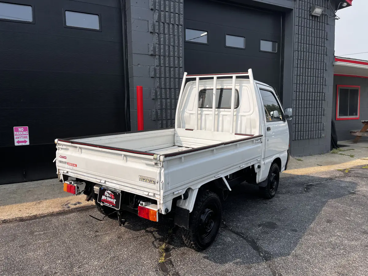 1993 Daihatsu Hijet, a Kei Truck, for sale at Northeast Auto Imports in Hudson, NH (photo 13 of 41)