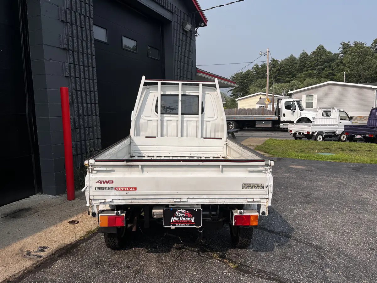 1993 Daihatsu Hijet, a Kei Truck, for sale at Northeast Auto Imports in Hudson, NH (photo 14 of 41)