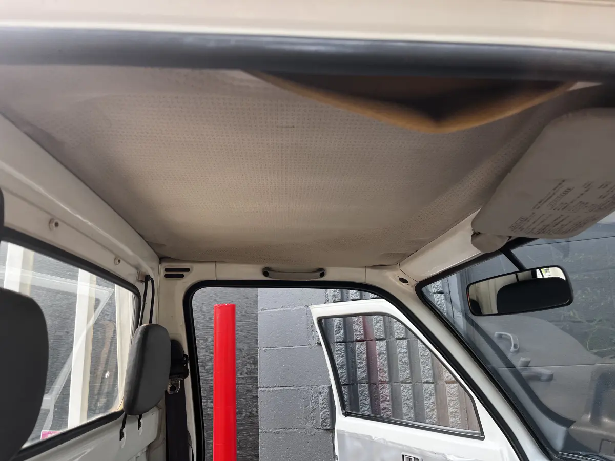 1993 Daihatsu Hijet, a Kei Truck, for sale at Northeast Auto Imports in Hudson, NH (photo 19 of 41)
