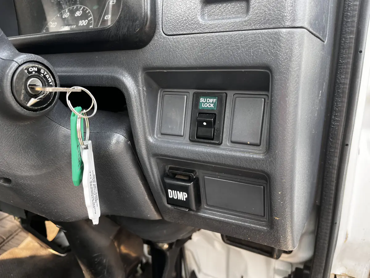 1993 Daihatsu Hijet, a Kei Truck, for sale at Northeast Auto Imports in Hudson, NH (photo 20 of 41)