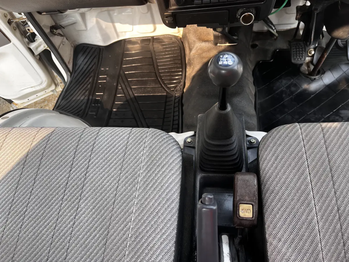 1993 Daihatsu Hijet, a Kei Truck, for sale at Northeast Auto Imports in Hudson, NH (photo 22 of 41)
