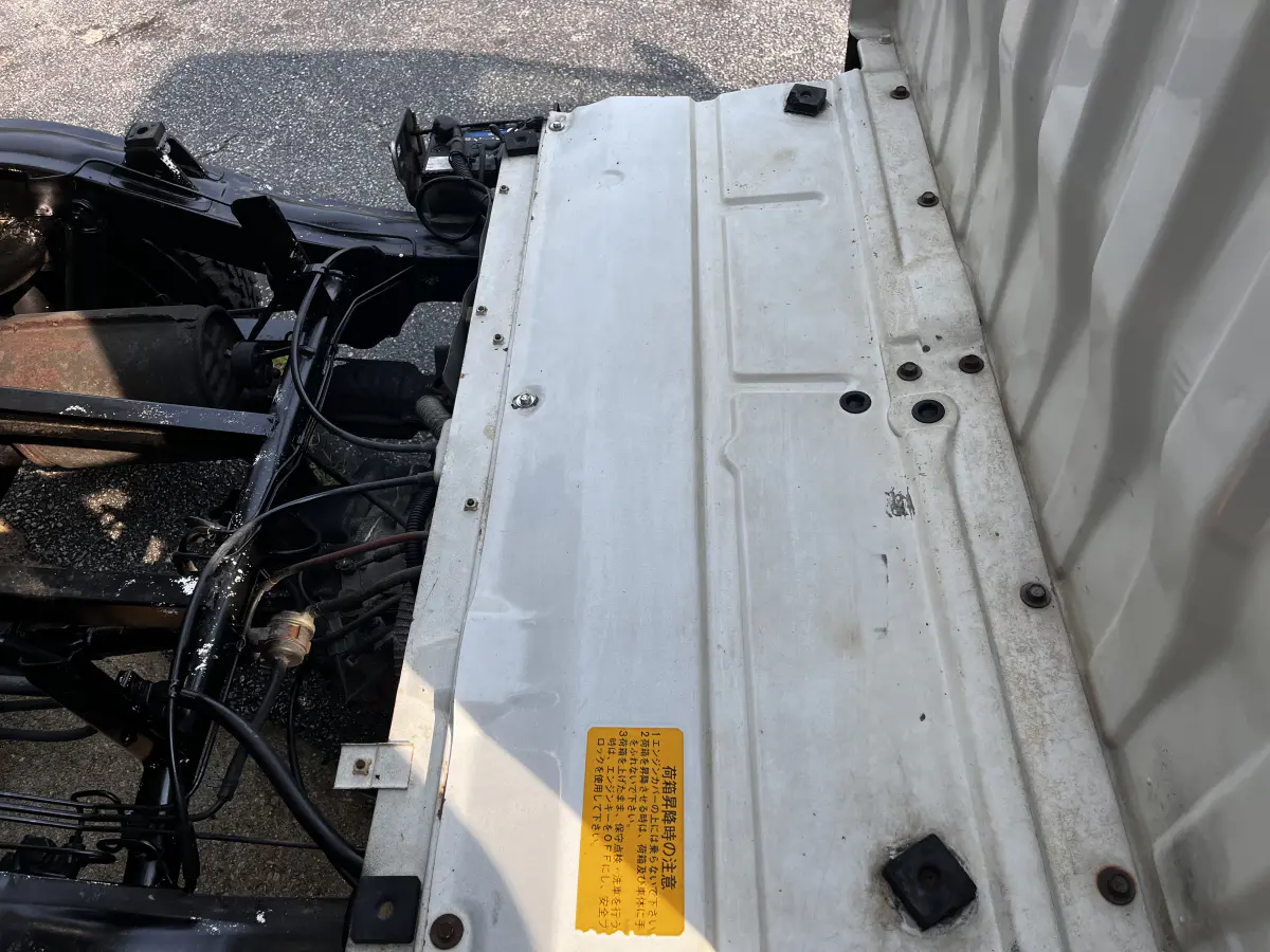 1993 Daihatsu Hijet, a Kei Truck, for sale at Northeast Auto Imports in Hudson, NH (photo 4 of 41)