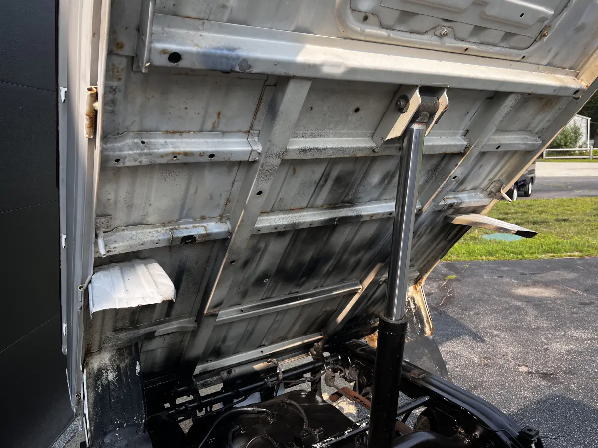1993 Daihatsu Hijet, a Kei Truck, for sale at Northeast Auto Imports in Hudson, NH (photo 5 of 41)