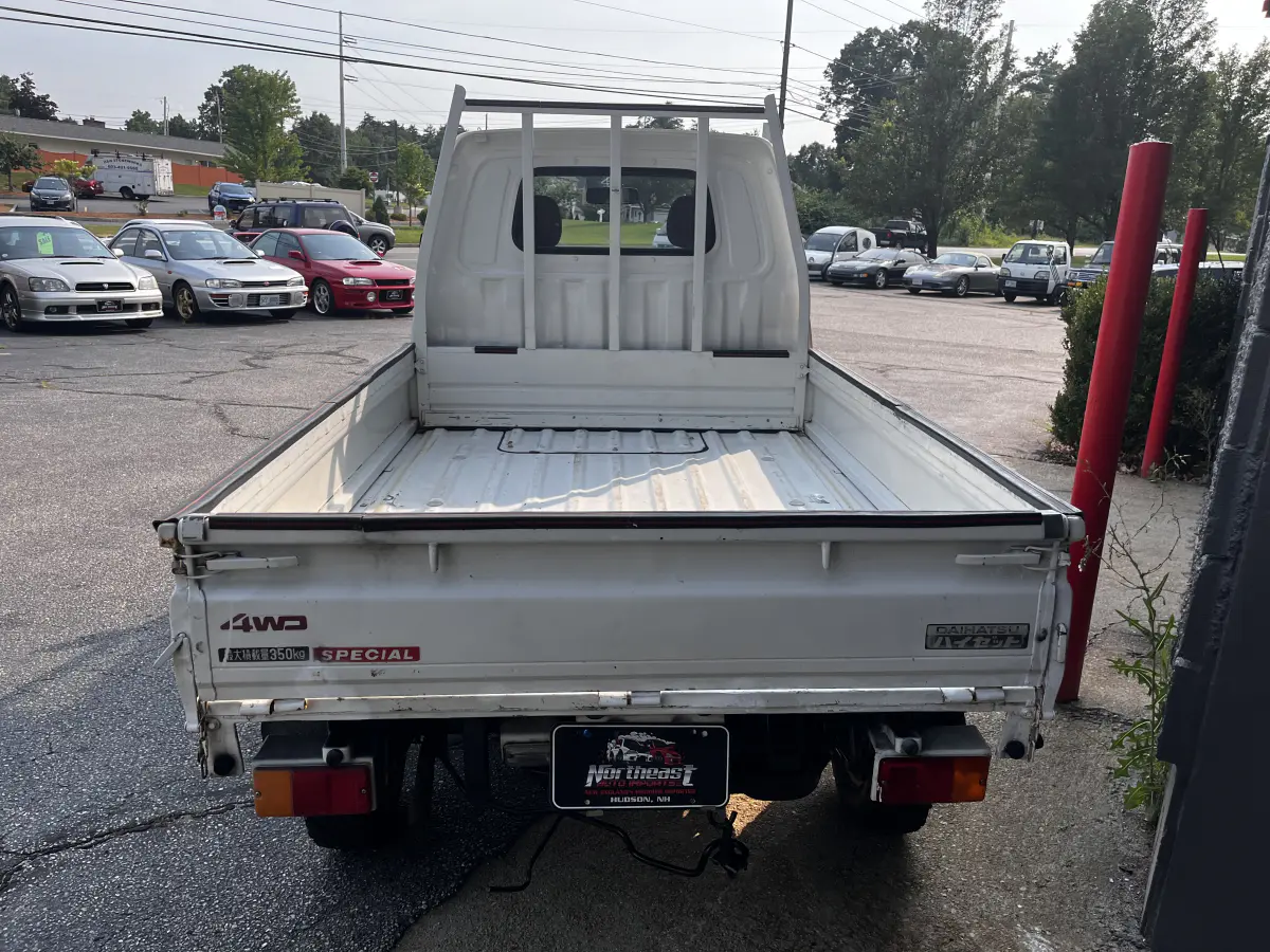 1993 Daihatsu Hijet, a Kei Truck, for sale at Northeast Auto Imports in Hudson, NH (photo 9 of 41)