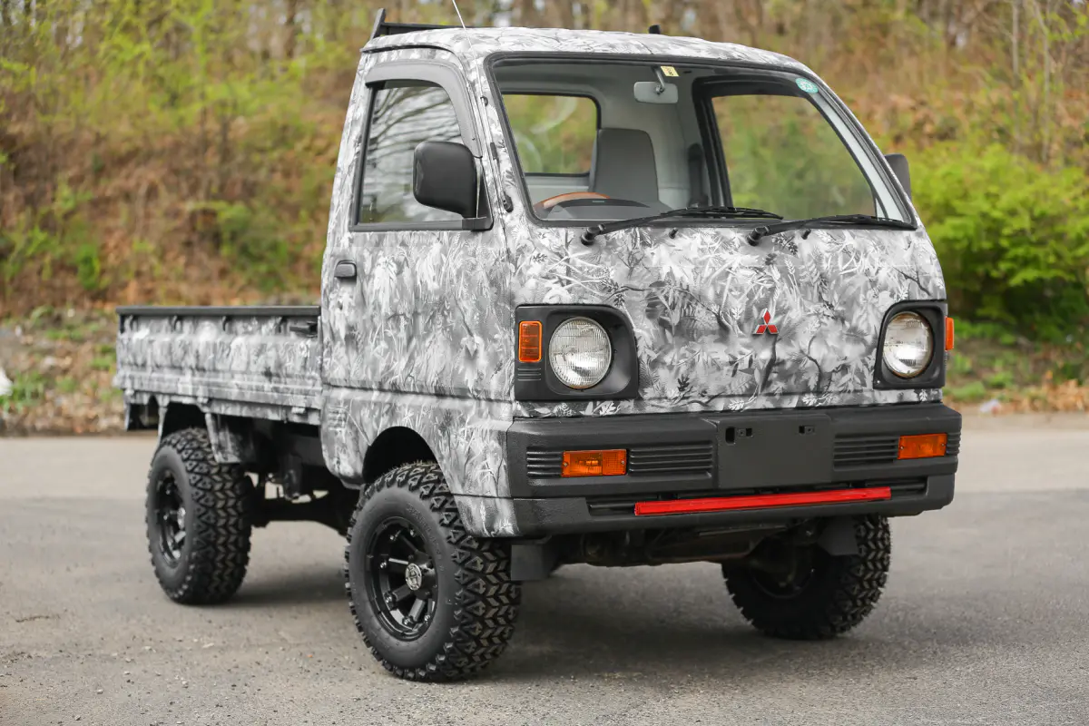 1993 Mitsubishi Minicab, a Kei Truck, for sale at Street Legal Mini Trucks in Philadelphia, PA (photo 10 of 12)
