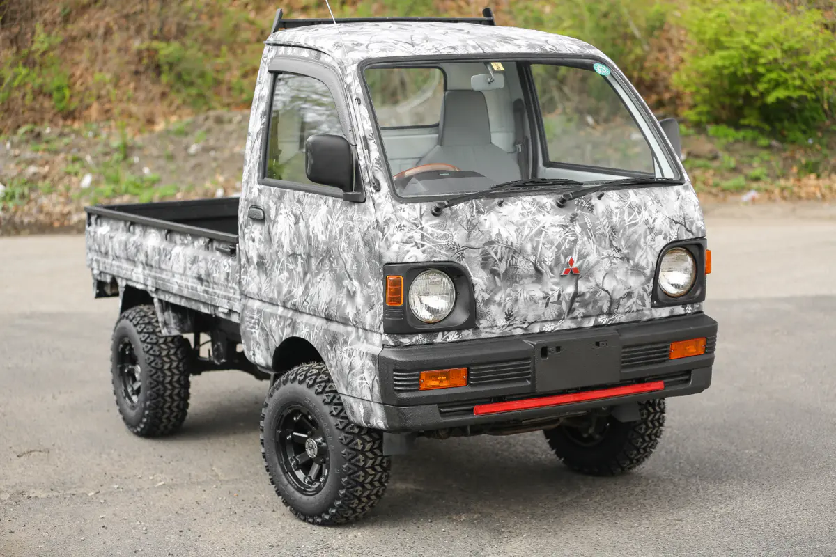 1993 Mitsubishi Minicab, a Kei Truck, for sale at Street Legal Mini Trucks in Philadelphia, PA (photo 7 of 12)