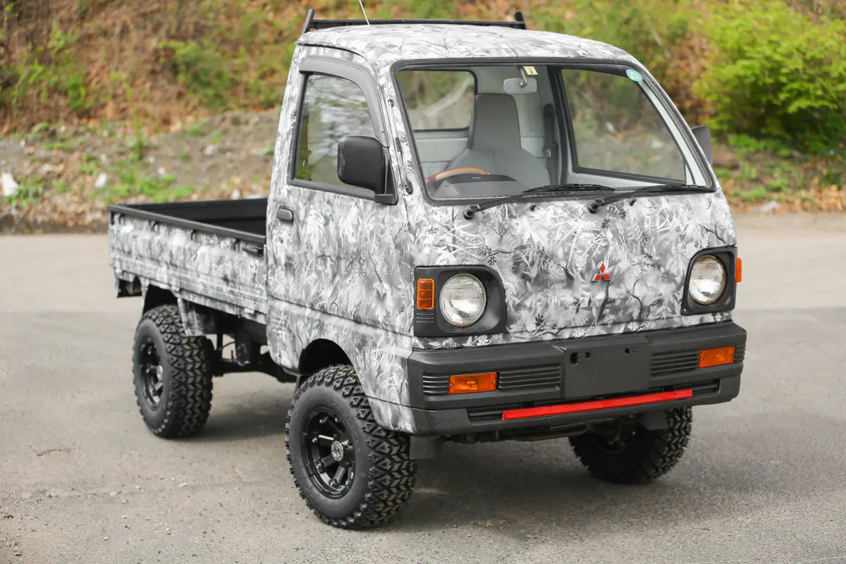 1993 Mitsubishi Minicab, a Kei Truck, for sale at Street Legal Mini Trucks in Philadelphia, PA (photo 8 of 12)