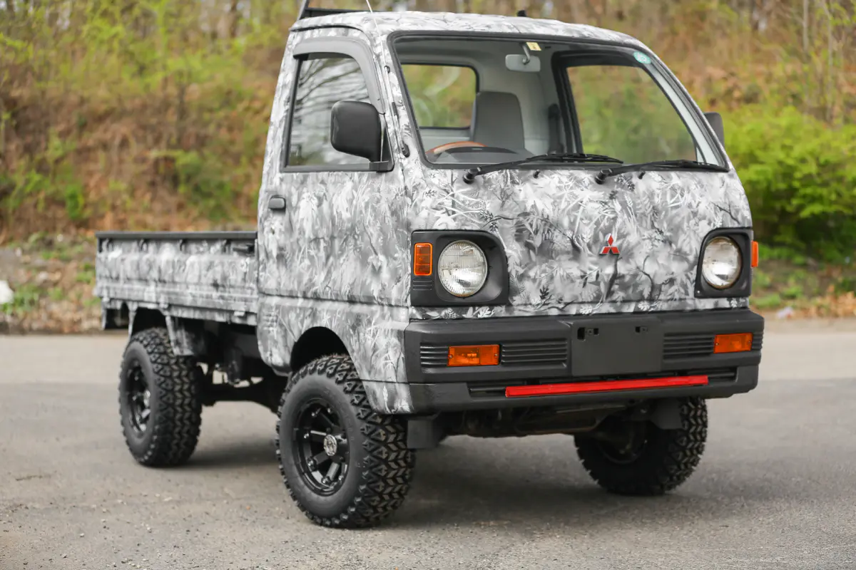 1993 Mitsubishi Minicab, a Kei Truck, for sale at Street Legal Mini Trucks in Philadelphia, PA (photo 9 of 12)