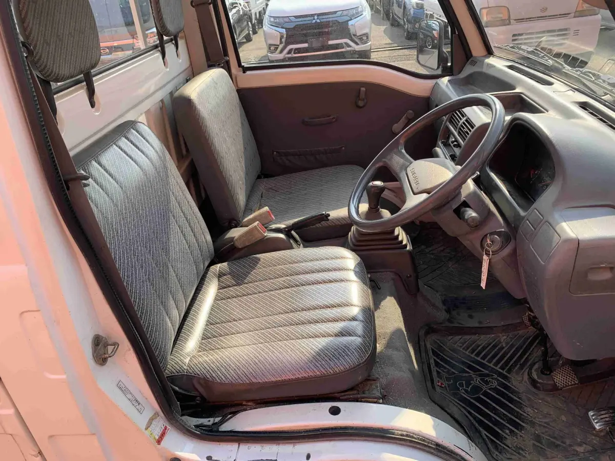 1993 Subaru Sambar, 4WD and AC, a Kei Truck, for sale at Sunshine Imports in Austin, TX (photo 7 of 11)