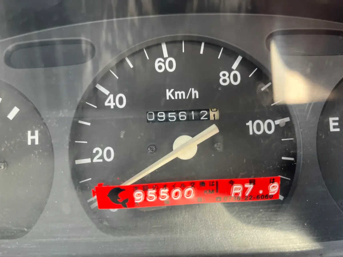 1993 Suzuki Carry, 4WD + AC, a Kei Truck, for sale at Sunshine Imports in Austin, TX (photo 7 of 10)